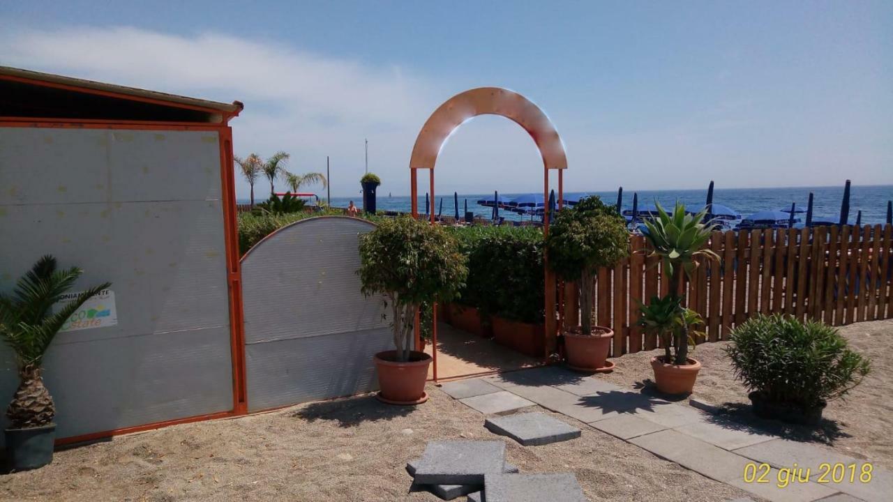 Aessebenessere Casavacanza Mascali Luaran gambar