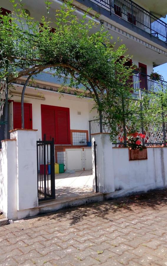 Aessebenessere Casavacanza Mascali Luaran gambar