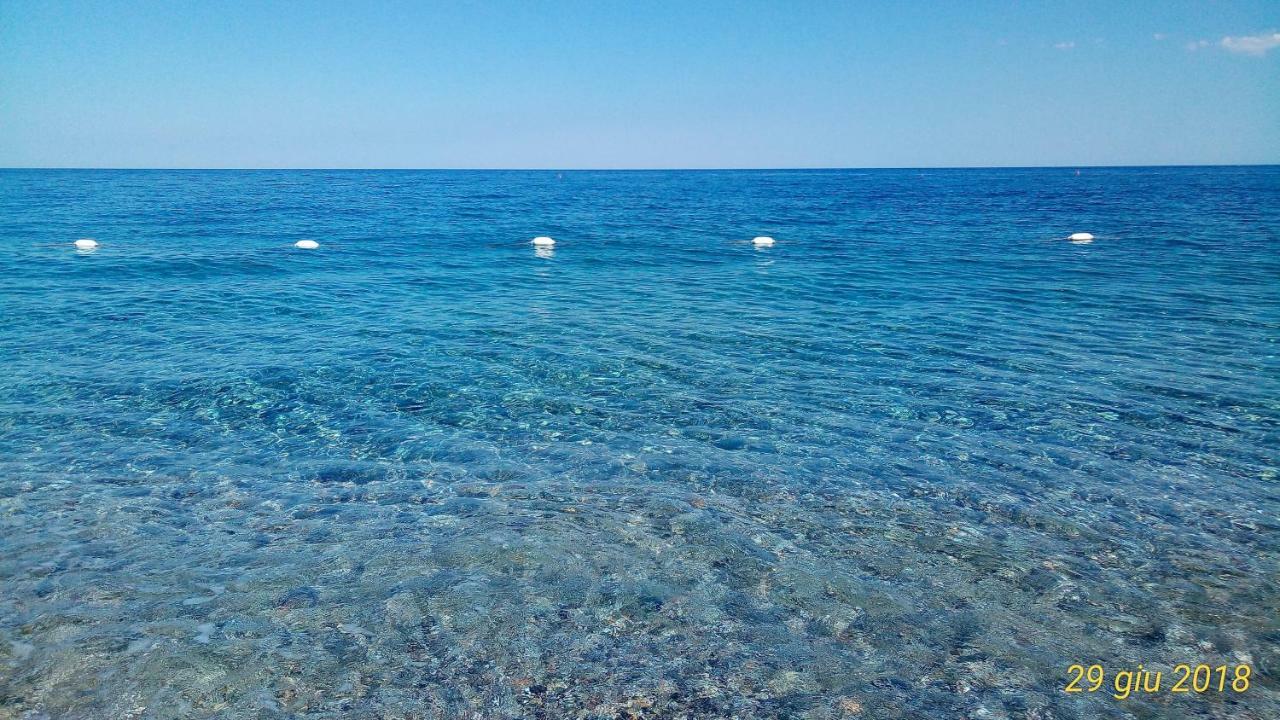 Aessebenessere Casavacanza Mascali Luaran gambar